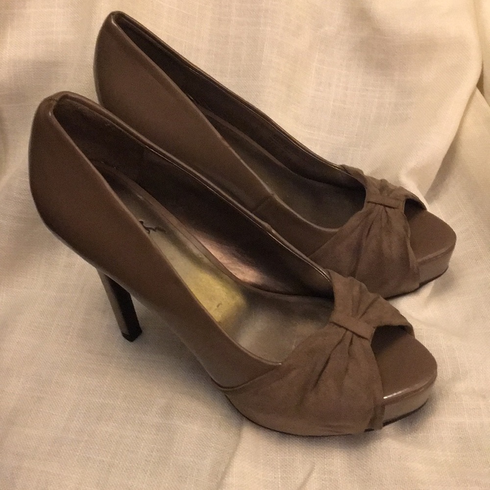 Carlos Santana Peep Toe High Heel Shoes